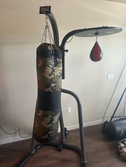 Everlast 2 in 1 Punching Bag Stand with heavy bag