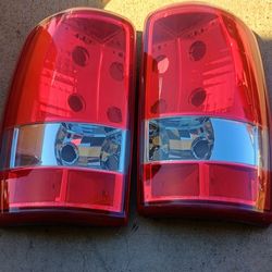 2001 Chevy Tahoe rear tail lights clear
