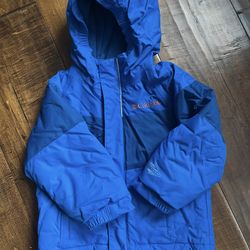 Columbia snow/all weather jacket 2T