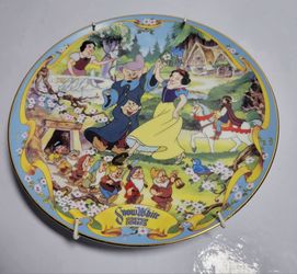 The Bradford Exchange Snow White Decorative Musical Plate