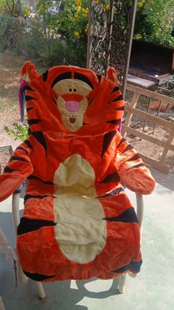 Vintage child's Disney Winnie the pooh Tigger sleeping bag
