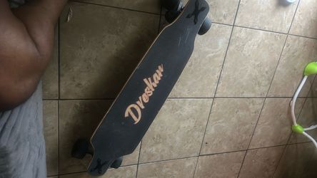 Electronic Skateboard barely used works great