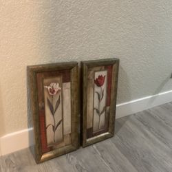 2 Flower Picture Frames 