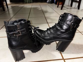 Women’s platform boots