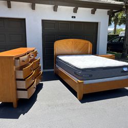 BEAUTIFUL SET QUEEN W MATTRESS BOX SPRING / DRESSER & NIGHTSTAND - BY VIETINAM FURNITURE - SOLID WOOD - EXCELLENT CONDITION - Delivery Available