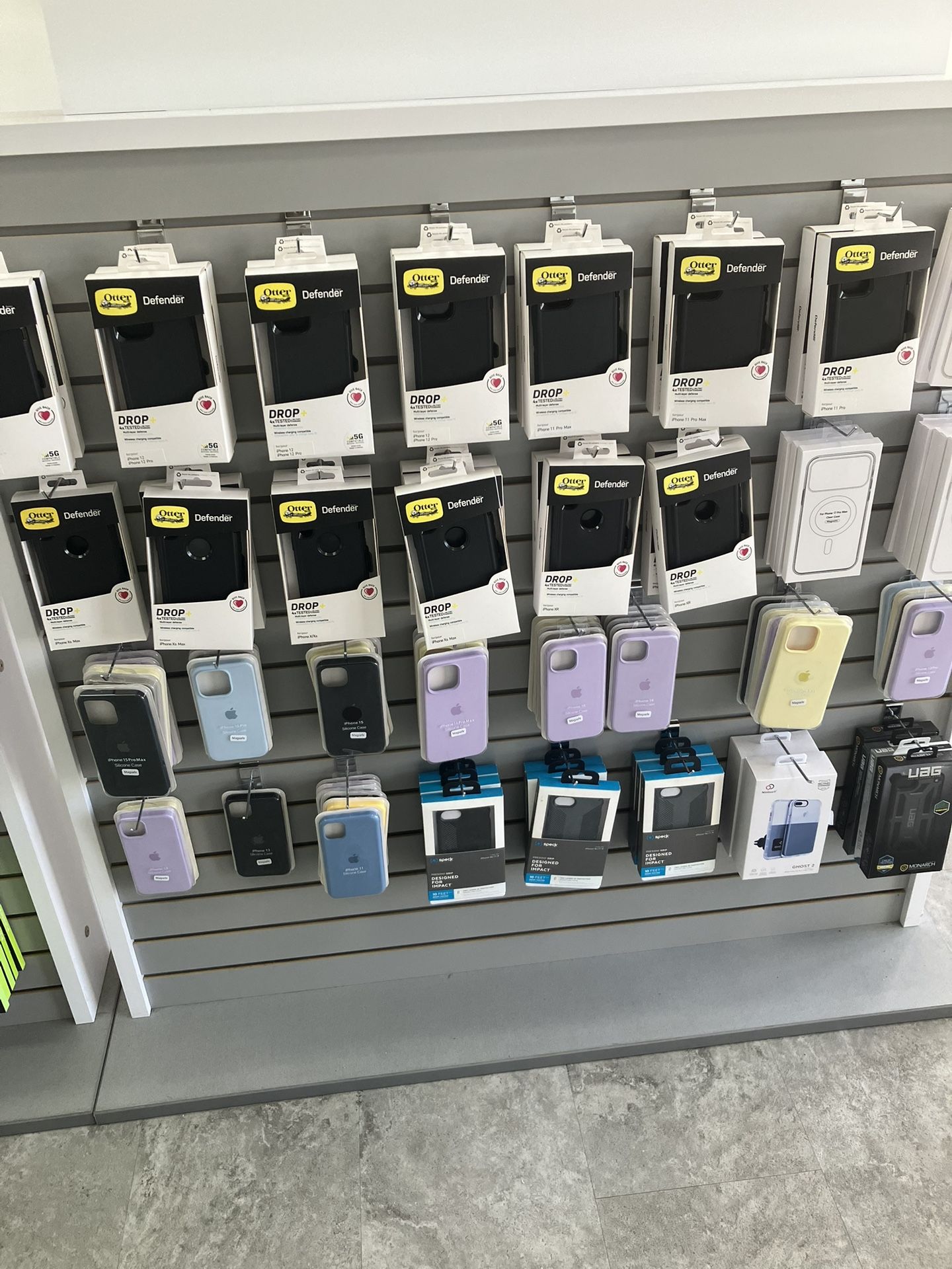 Apple/ Samsung cases Otterbox