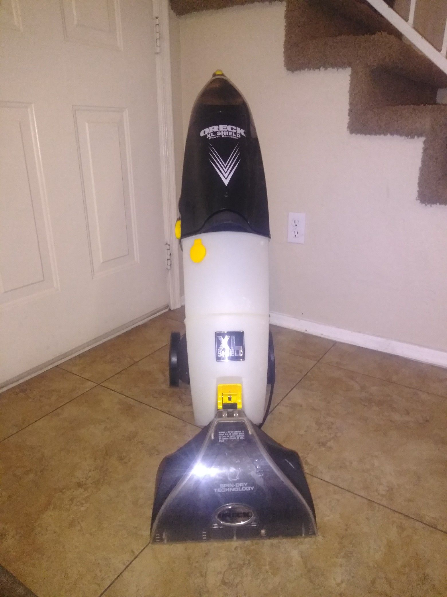 Oreck XL Shield power scrubber carpet cleaner