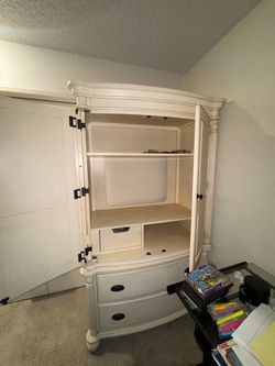 Dresser set $200 obo