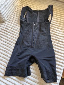 Compression Garments (8), lipo boards, and lipo foam