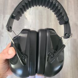 Noise Cancelling Headphones