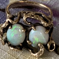 Opal Ring, 10 Karat Yellow Gold