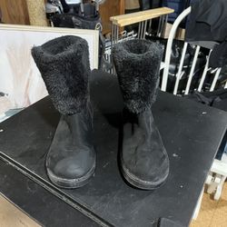 Black Women’s Suede Fur Lined Boots, Size 8