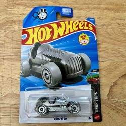 Hot Wheels Pass ‘N Go 90 Years Monopoly