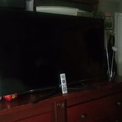 Samsung 42" Flat screen Smart TV 
