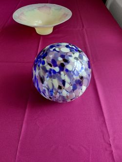 DECORATIVE STANDING GLASS BALL