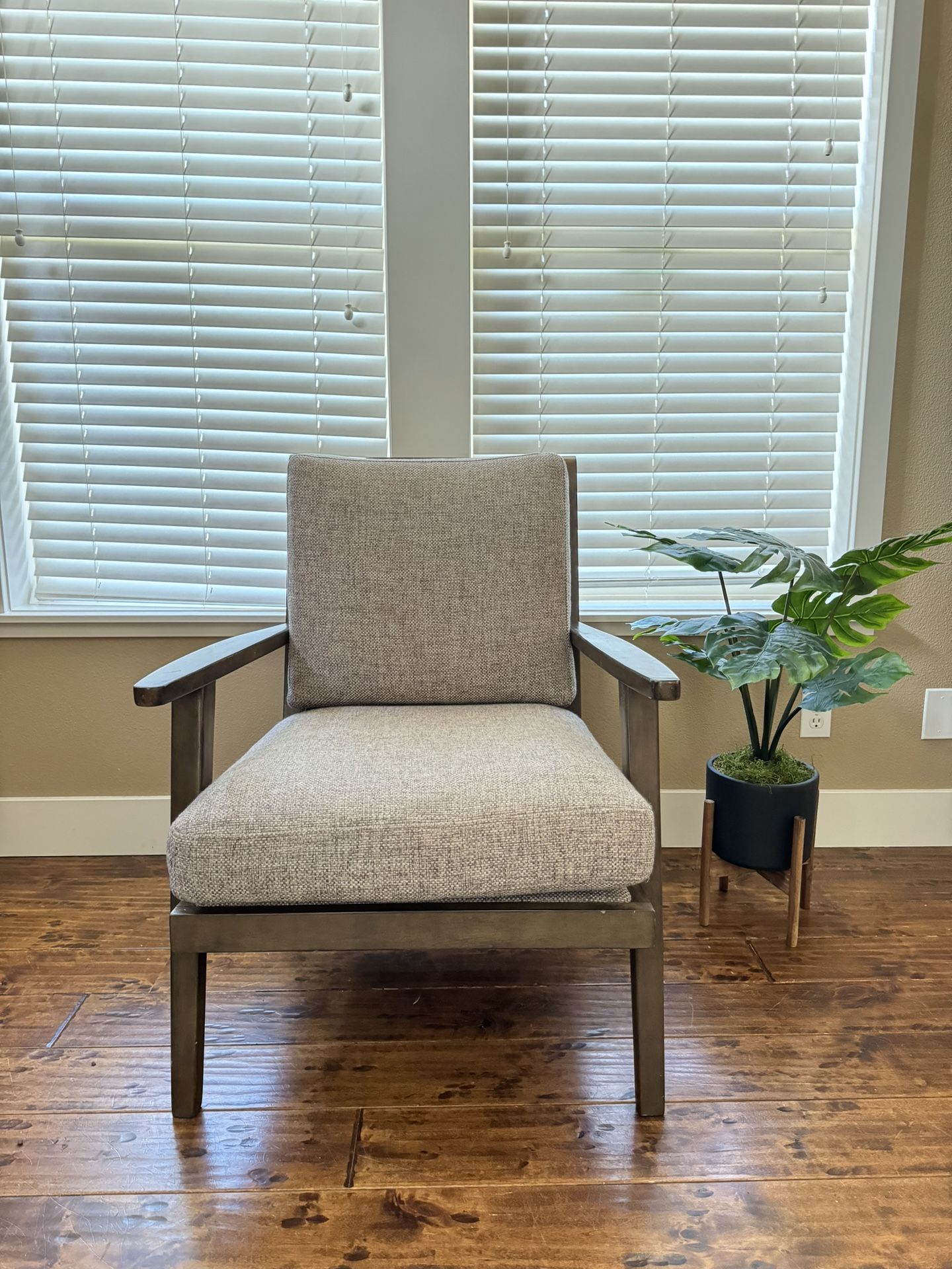 Mid Century Modern Accent Chair