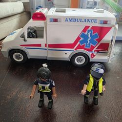 Playmobil Ambulance With Dolls 