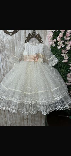 Vestido de bautizo talla 2 Y 4 años