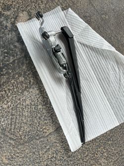 Mazda 3 hatchback rear wiper assembly