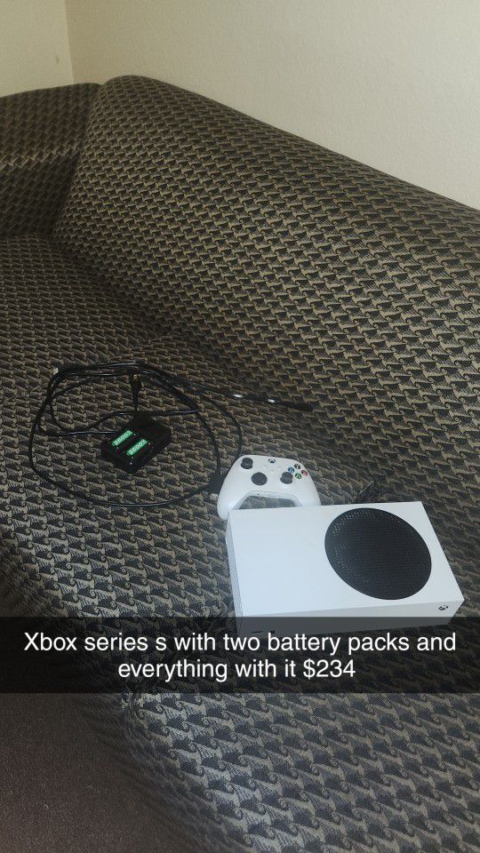 Xbox Series S Wuth Battery Packs , Controller and Cords 
