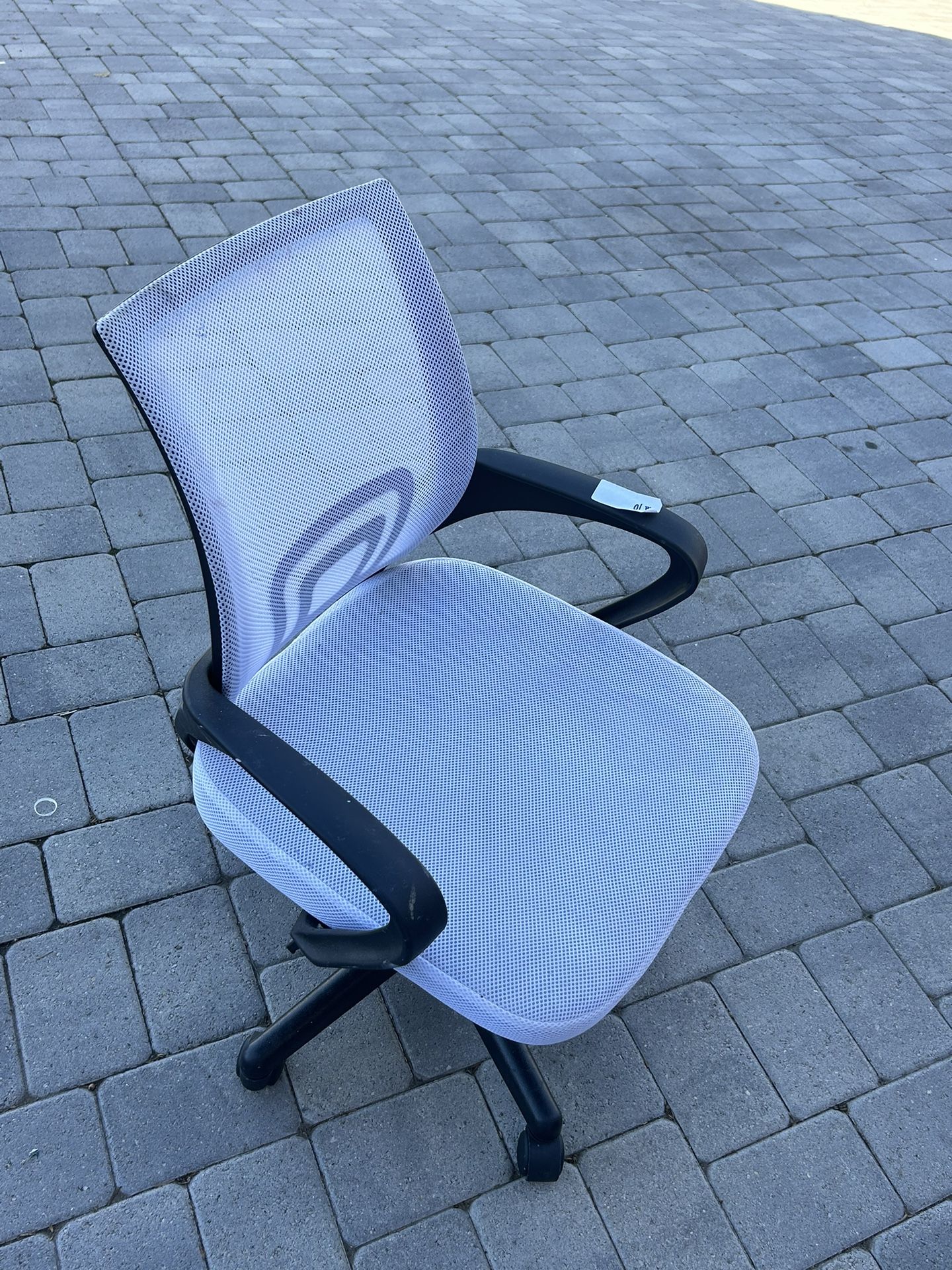 White And Black Computer Rolling Chair 