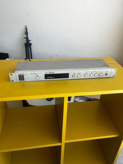 Akai ME30P Midi hub