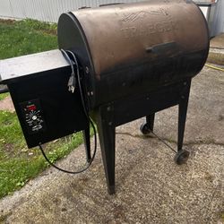 Traeger Junior Elite Pellet Grill