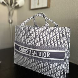 Female Purse ( Dior ) ✅ 