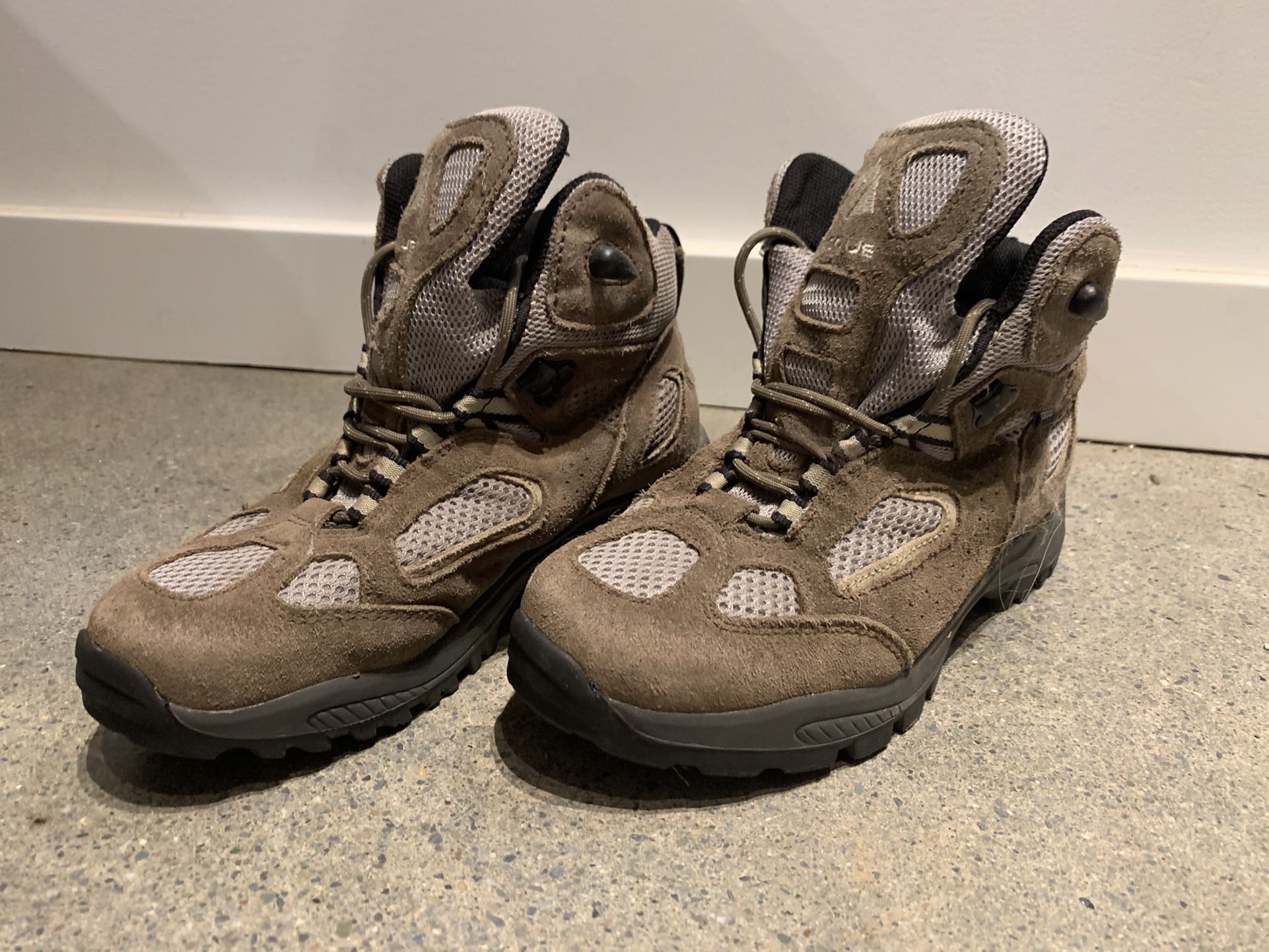 Vasque Hiking Boots Sz 4
