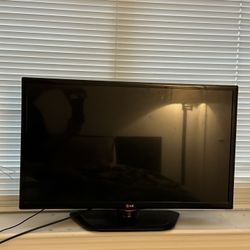 LG LED TV - 32”
