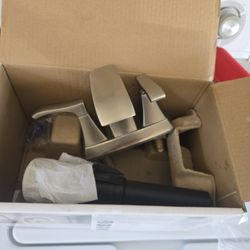 4" Centerset Bathroom Faucet