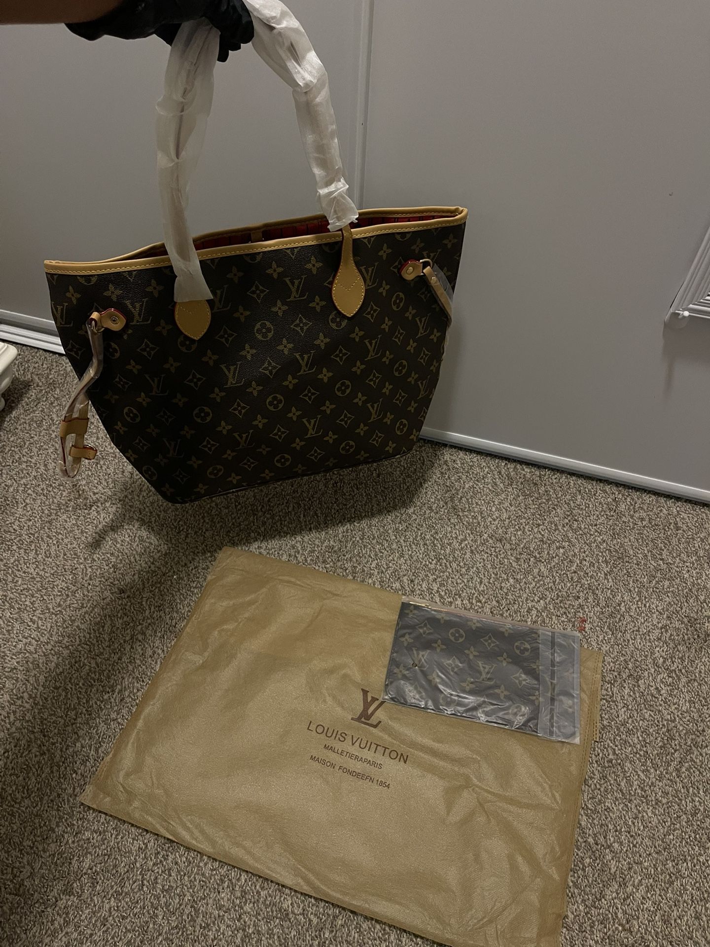 LOUIS VUITTION BAG 