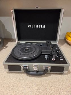 Victrola Journey Bluetooth Suitcase Record Player New open box