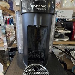 Nespresso Vertuo Coffee Machine PLEASE READ DESCRIPTION