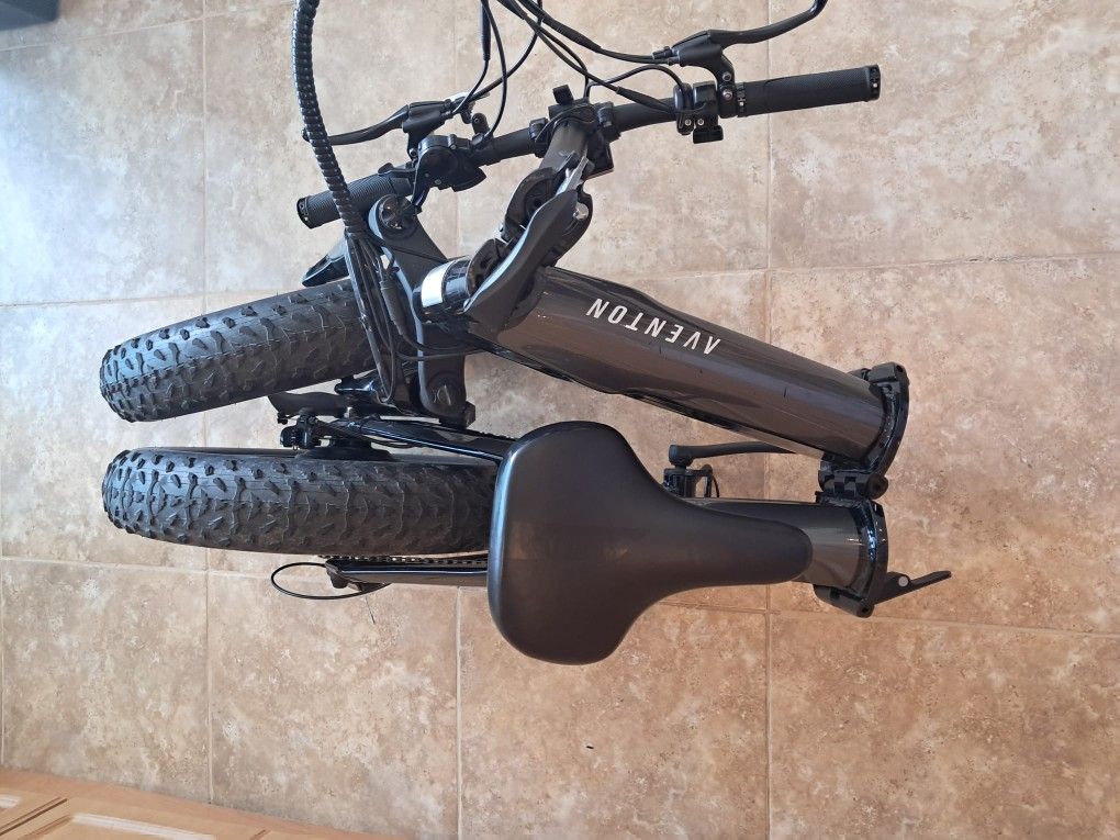 Aventon SINCH Foldable Electric Bike