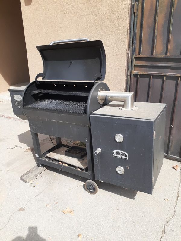 Champion wood grill(Electric) for Sale in Fresno, CA OfferUp