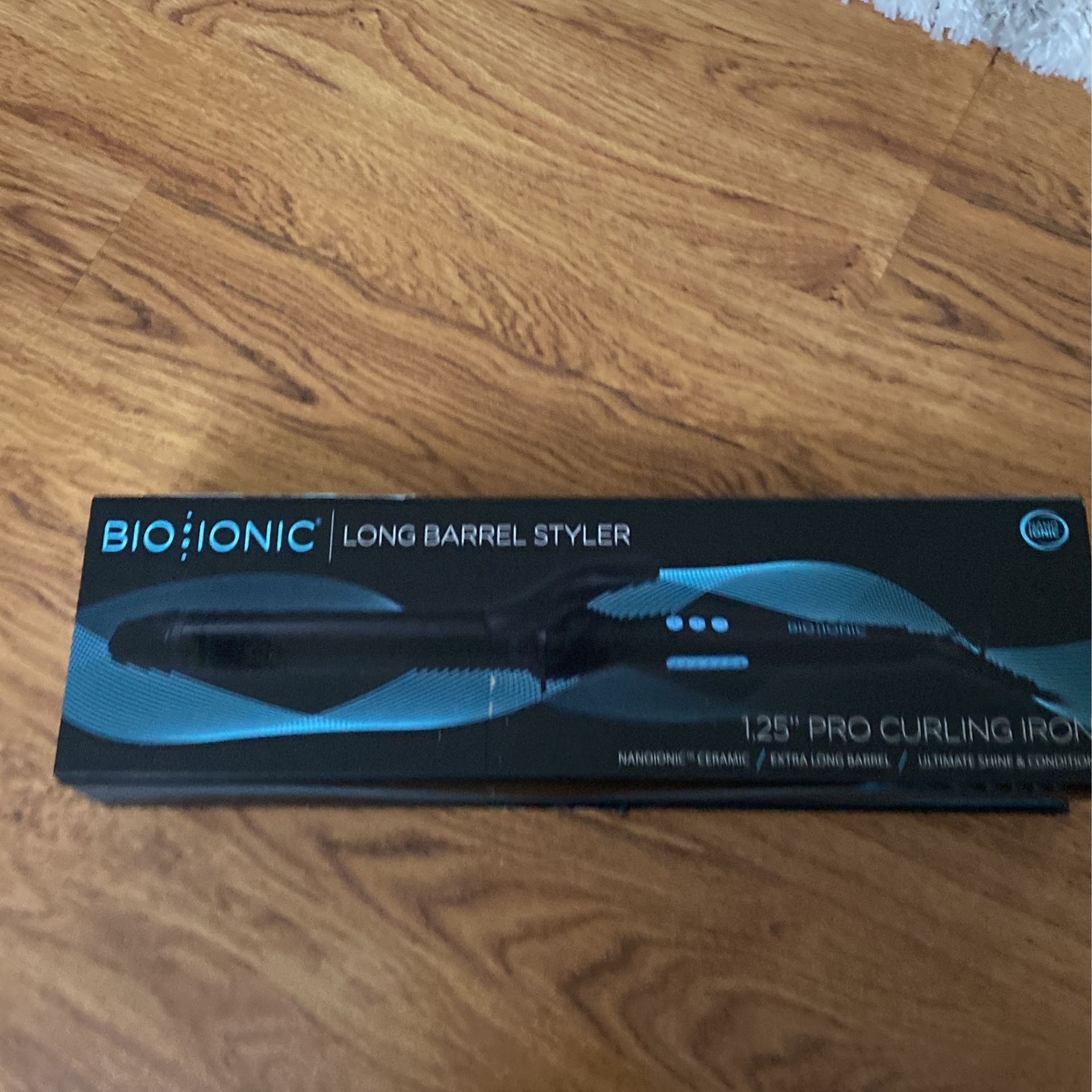 Bio Ionic Long Barrel Styler-new!