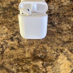 2 AirPods 