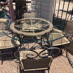 Round Glass Rattan Table 