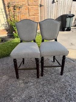 77546. Steve Silver Carson counter-height stools pub chairs