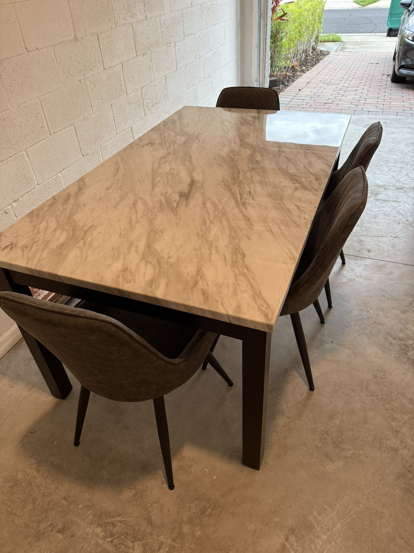 Dining Table w/ 4 Leather Chairs