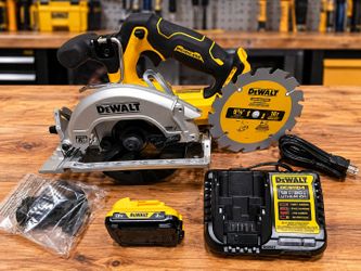 Dewalt 12v 5-3/8 Circular Saw with 3Ah Battery and charger