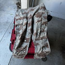 Brand New Men’s Jogger Camo Pants Size Large