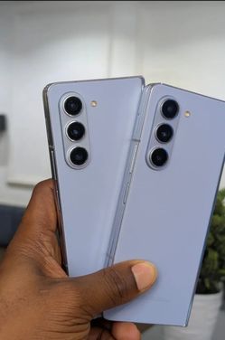 𝚂𝚊𝚖𝚜𝚞𝚗𝚐 𝙶𝚊𝚕𝚊𝚡𝚢 𝚣 𝚏𝚘𝚕𝚍 5 𝚞𝚗𝚕𝚘𝚌𝚔𝚎𝚍 𝚠𝚒𝚝𝚑 𝚠𝚊𝚛𝚛𝚊𝚗𝚝𝚢