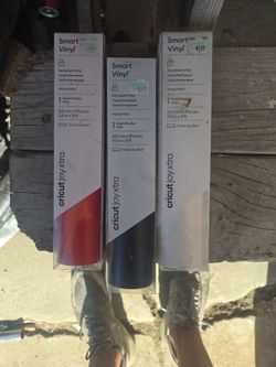 Cricut smart vinyl and pic set