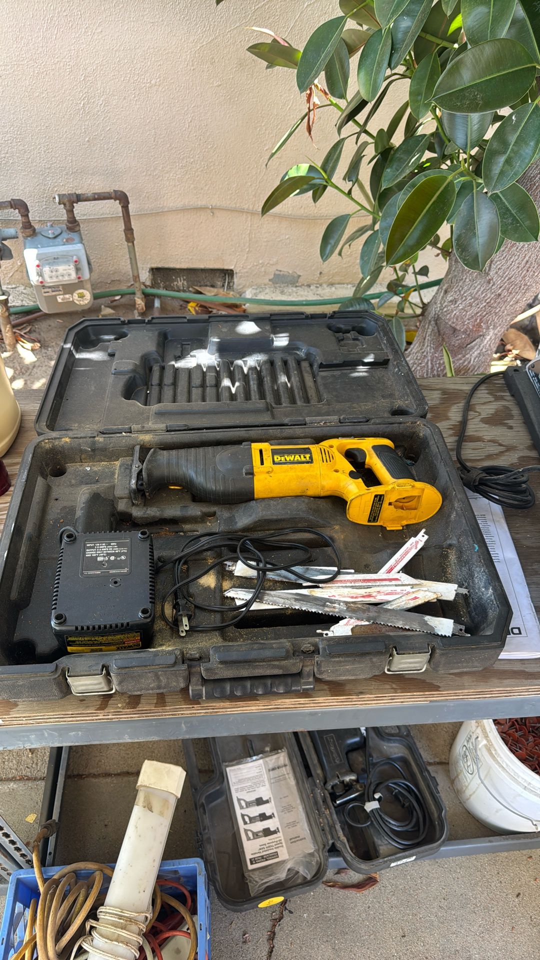 Reciprocating saw