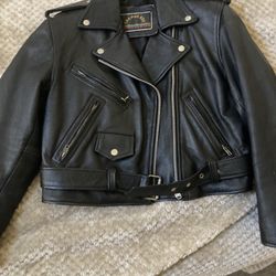 Harley Davidson, leather jacket, women size large, great condition