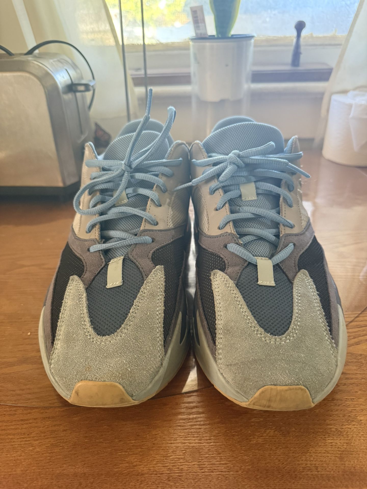 Yeezy 700 Carbon