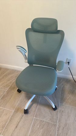 Mesh Office Chair with Headrest