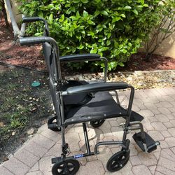 Wheelchair – Drive Medical Cruiser III Lightweight Foldable Removable Foot Rests